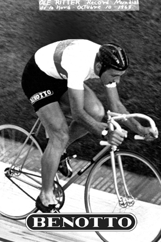 Ole Ritter breaks the hour record in 1968